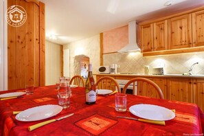 Fridge, microwave, oven, stovetop - Au Coeur de la Tarentaise sur le Célèbre "versant du Soleil" à 13km de la Liaison Pour les Arcs-para (LA PLAGNE TARENTAISE)