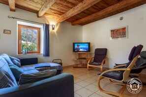 TV, DVD player, aparelho de som