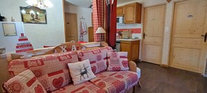 Fernseher, DVD-Player, Stereoanlage