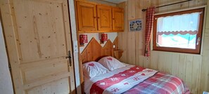 2 chambres, fer et planche à repasser, lit parapluie, Wi-Fi gratuit