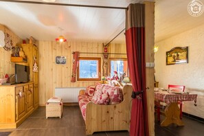 Fernseher, DVD-Player, Stereoanlage