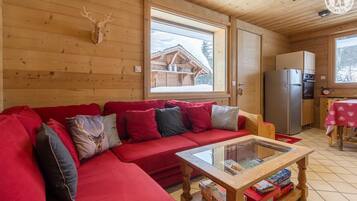 TV, lettore DVD, impianto stereo