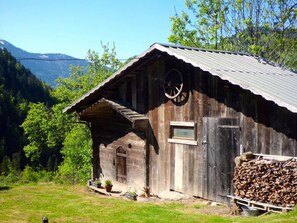 المنشأة من الخارج