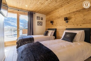 7 bedrooms, iron/ironing board, travel crib, free WiFi