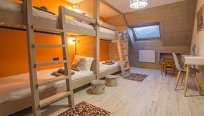 4 Schlafzimmer, Bügeleisen/Bügelbrett, Reisekinderbett, kostenloses WLAN