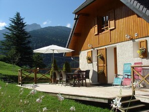 تناول الطعام بالخارج