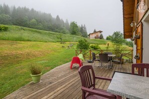 تناول الطعام بالخارج