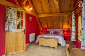 2 عدّة غرف نوم ومكواة/لوح كي وسرير سفر وواي فاي مجانًا