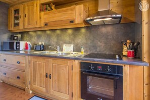 Fridge, microwave, oven, stovetop - LES Envers - Montailleur (MONTAILLEUR)