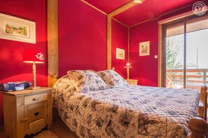 1 chambre, fer et planche à repasser, draps fournis