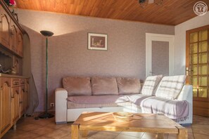 Téléviseur, lecteur de DVD, chaîne audio