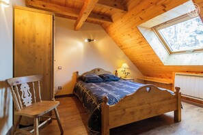 2 makuuhuonetta, silitysrauta/-lauta, vauvan matkasänky, ilmainen Wi-Fi