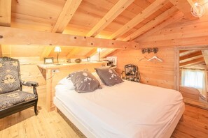 5 bedrooms, iron/ironing board, travel crib, free WiFi