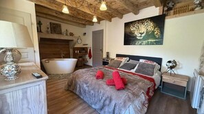 4 عدّة غرف نوم ومكواة/لوح كي وسرير سفر وواي فاي مجانًا