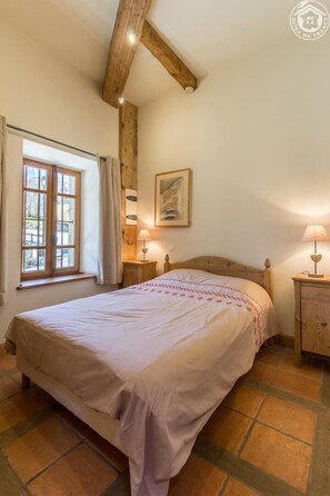 5 soverom, strykejern/-brett, reiseseng for barn og wi-fi (inkludert)