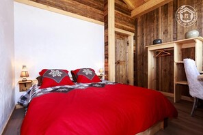 4 bedrooms, iron/ironing board, travel cot, free WiFi