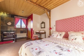 5 habitaciones, tabla de planchar con plancha y wifi gratis 