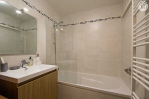 Badewanne, Haartrockner