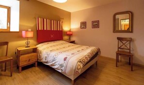 2 Schlafzimmer, Bügeleisen/Bügelbrett, Reisekinderbett, kostenloses WLAN