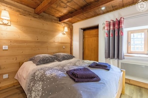 5 camere, ferro/asse da stiro, culla da viaggio, Wi-Fi gratuito