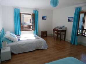 3 bedrooms, iron/ironing board, travel cot, free WiFi