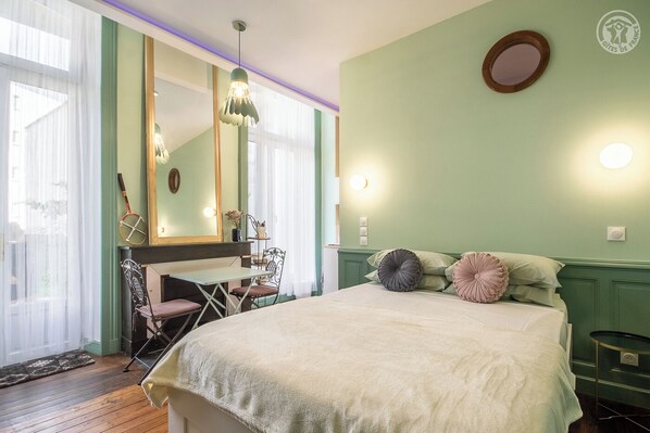 Iron/ironing board, travel cot, free WiFi, bed sheets