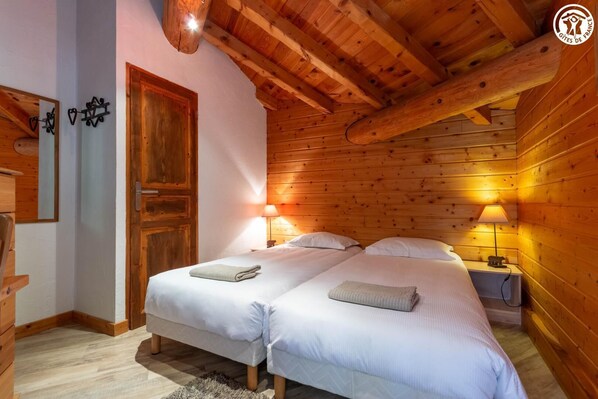 4 bedrooms, iron/ironing board, travel crib, free WiFi