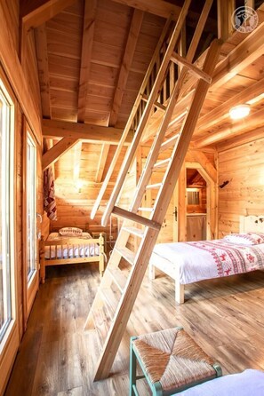 3 bedrooms, iron/ironing board, travel crib, bed sheets - Chalet DU Coin - Grand Appartement (SAINT COLOMBAN DES VILLARDS)