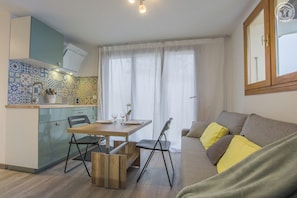 TV, DVD player, stereo - Petite Marlyse - Notre-dame-du-pre (NOTRE DAME DU PRE)