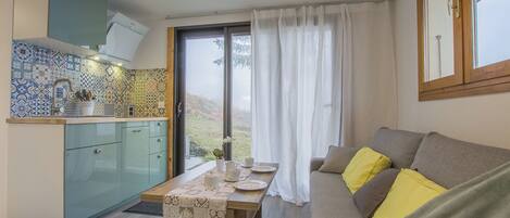 Fernseher, DVD-Player, Stereoanlage