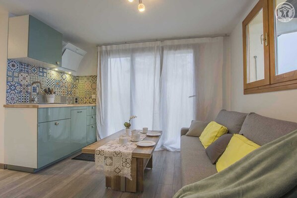 Tv, dvd-afspiller, stereoanlæg