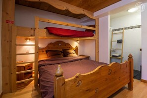 3 chambres, fer et planche à repasser, lit parapluie, Wi-Fi gratuit