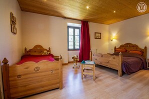 6 Schlafzimmer, Bügeleisen/Bügelbrett, Reisekinderbett, kostenloses WLAN