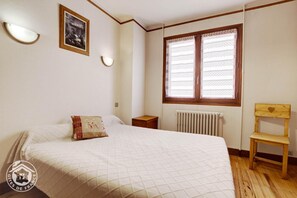 3 habitaciones, tabla de planchar con plancha y wifi gratis 