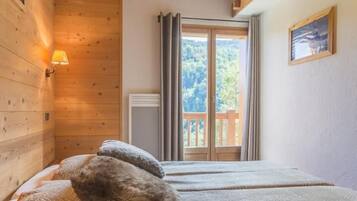 6 chambres, fer et planche à repasser, lit parapluie, Wi-Fi gratuit