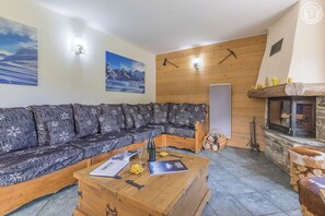 Smart-TV, Kamin, DVD-Player, Stereoanlage