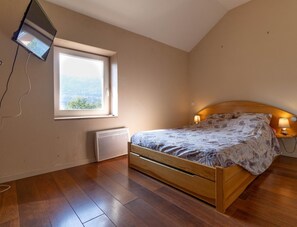 1 bedroom, iron/ironing board, free WiFi