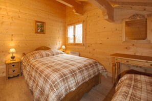 6 chambres, fer et planche à repasser, lit parapluie, Wi-Fi gratuit