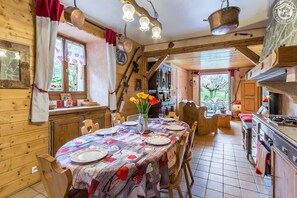 Dining - LE Boedete - LA Chapelle (LA CHAPELLE)