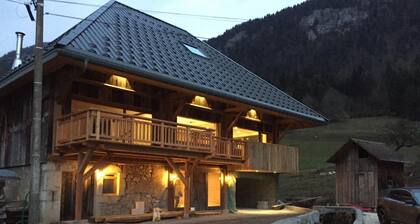 LA Grange AU Ruisseau