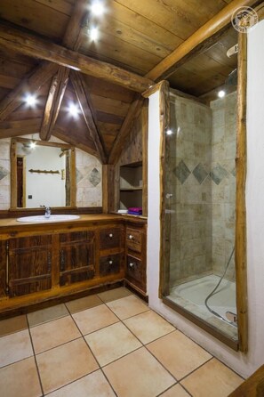 シャワー、ヘアドライヤー