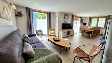 Smart TV, DVD player