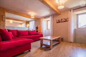 TV, fireplace, DVD player