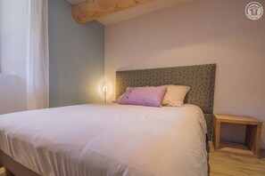 4 bedrooms, iron/ironing board, travel cot, free WiFi