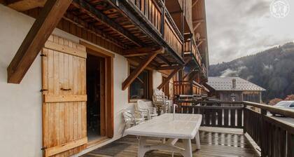 LA Cour - Notre-dame-de-bellecombe