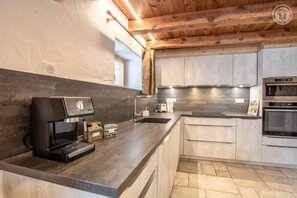 Fridge, microwave, oven, stovetop - LES Corbassieres - LE Beuil (LA PLAGNE TARENTAISE)