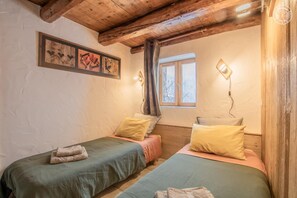 1 chambre, fer et planche à repasser, lit parapluie, Wi-Fi gratuit