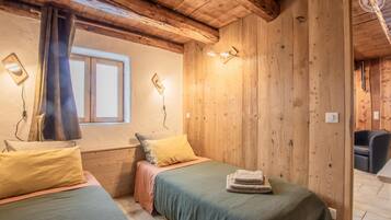 1 chambre, fer et planche à repasser, lit parapluie, Wi-Fi gratuit