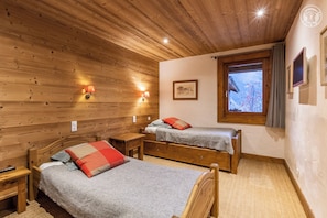 2 chambres, fer et planche à repasser, lit parapluie, Wi-Fi gratuit