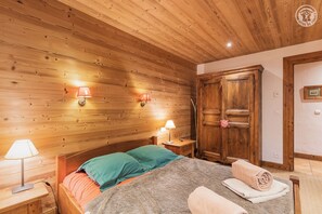 2 chambres, fer et planche à repasser, lit parapluie, Wi-Fi gratuit